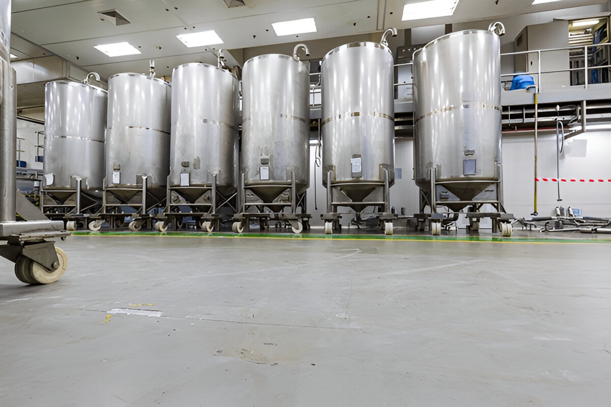 300 Gallon Stainless Steel Mixing Tank